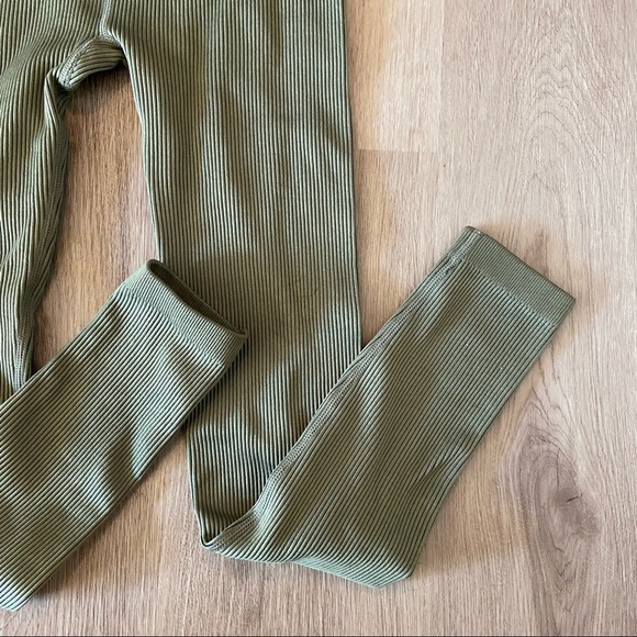 Calvin Klein leggings - Picture 3 of 4